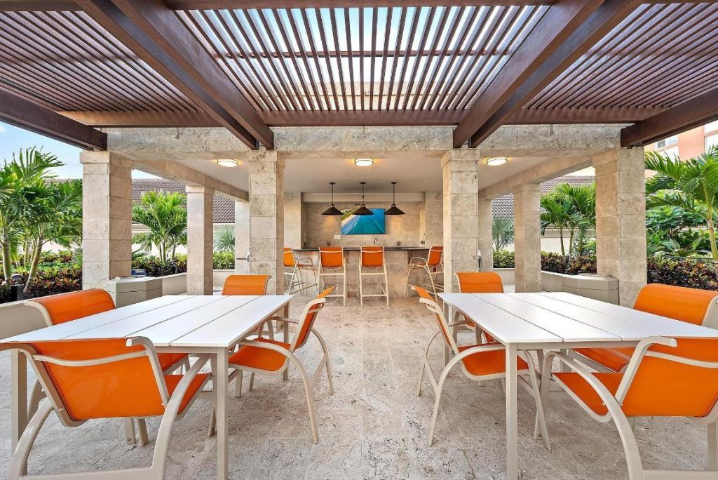 550 Okeechobee Boulevard, Unit Uph-03, West Palm Beach, FL 33401 Photo