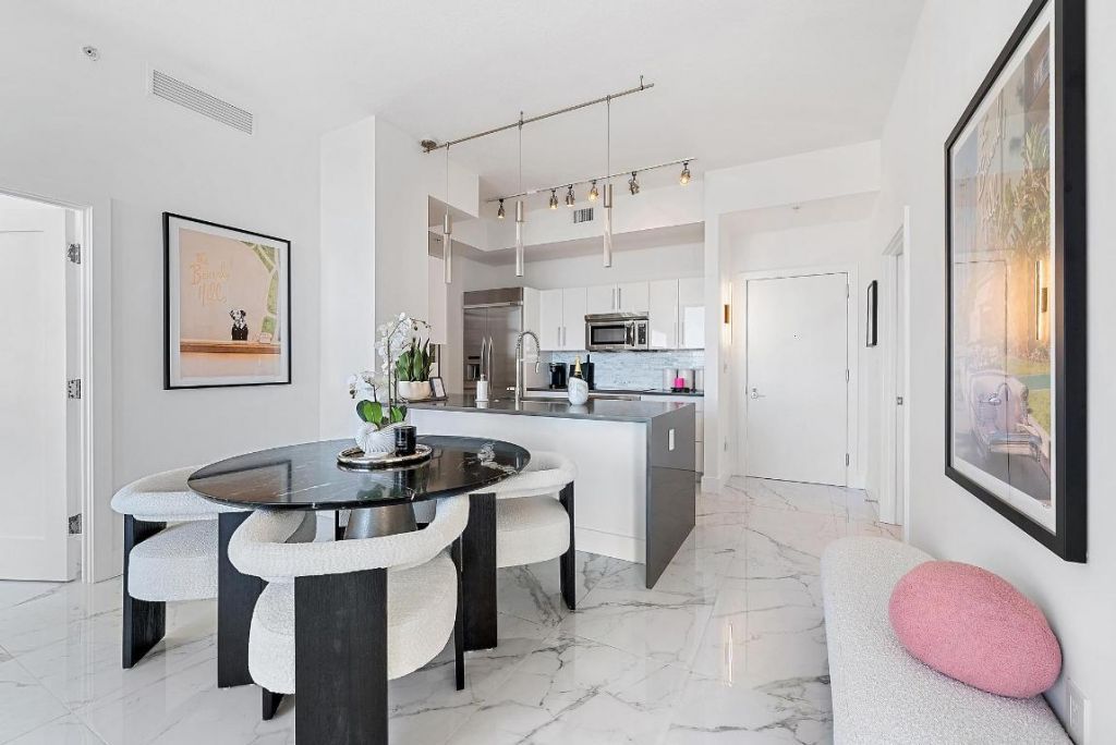 550 Okeechobee Boulevard, Unit Uph-03, West Palm Beach, FL 33401 Photo