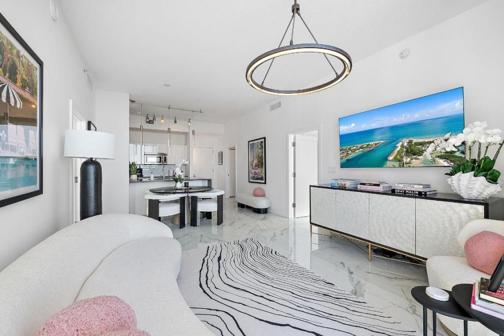 550 Okeechobee Boulevard, Unit Uph-03, West Palm Beach, FL 33401 Photo