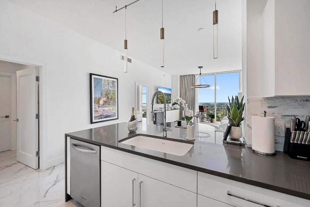 550 Okeechobee Boulevard, Unit Uph-03, West Palm Beach, FL 33401 Photo