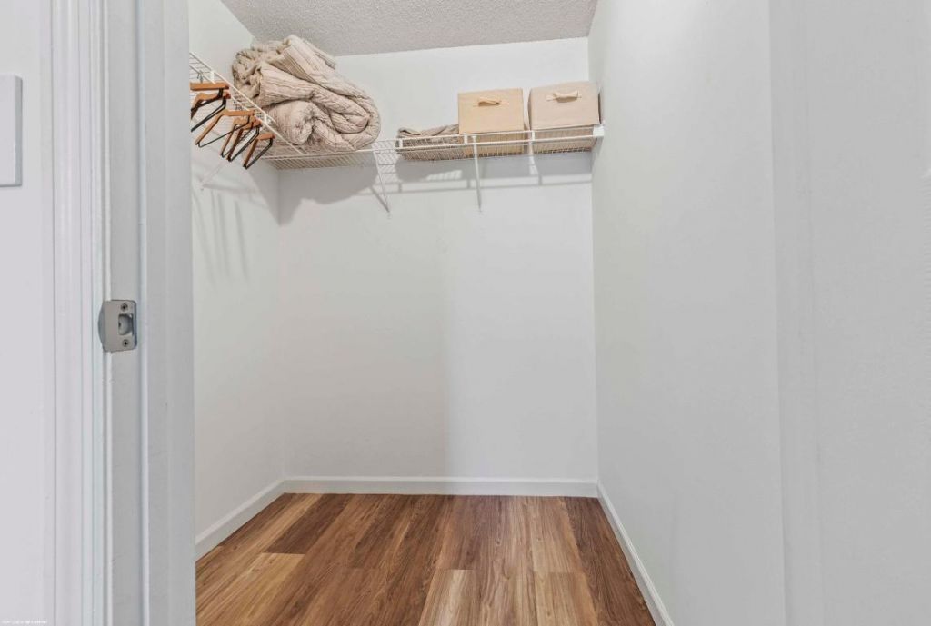 2060 Greenview Shores Boulevard, Unit 318, Wellington, FL 33414 Photo