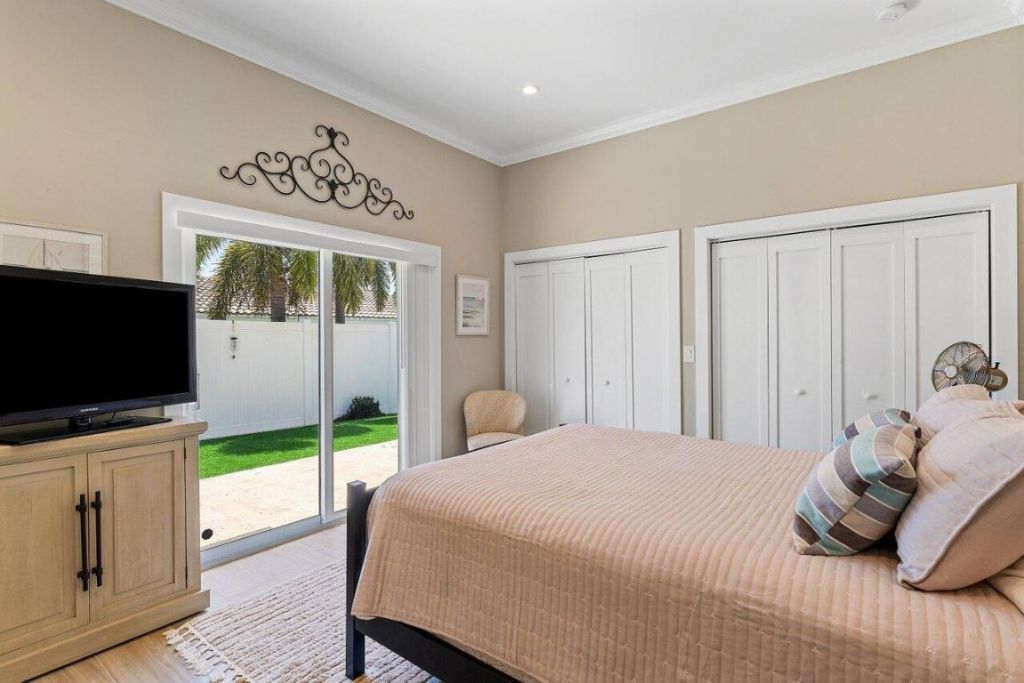 1008 SE 10th Court, Deerfield Beach, FL 33441 Photo