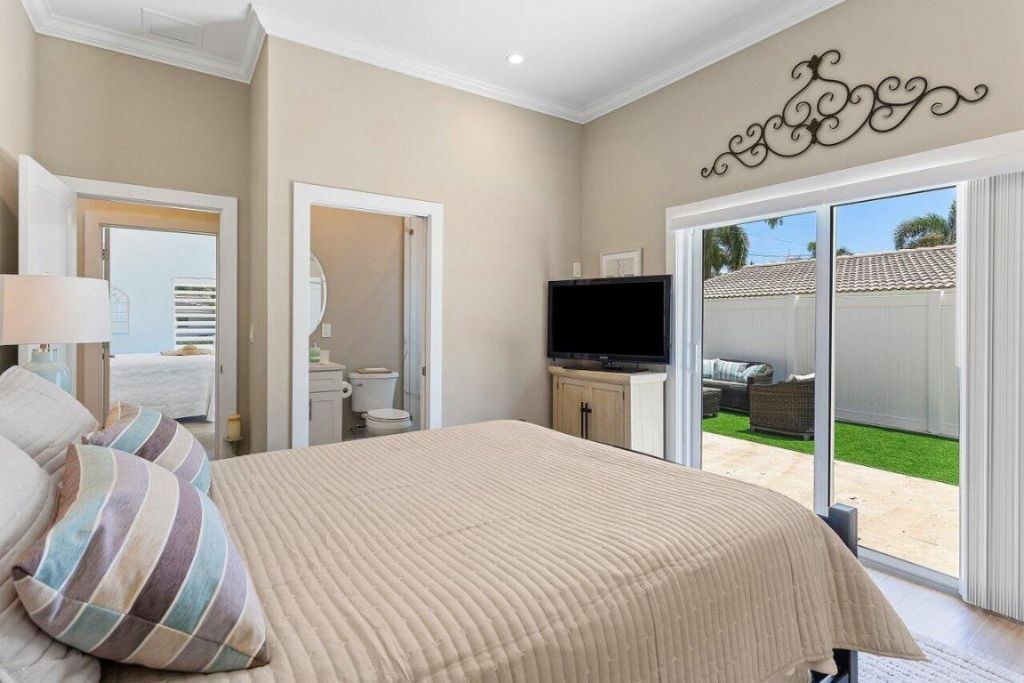 1008 SE 10th Court, Deerfield Beach, FL 33441 Photo