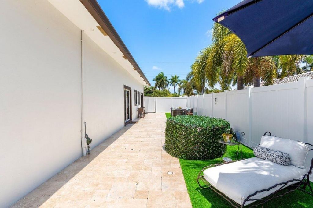 1008 SE 10th Court, Deerfield Beach, FL 33441 Photo