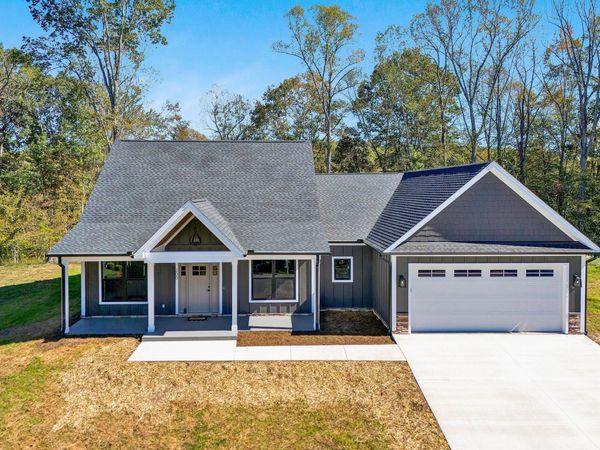 200 Cambridge CT, Hardy, VA 24101