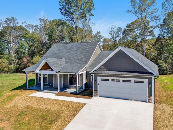 200 Cambridge CT, Hardy, VA 24101