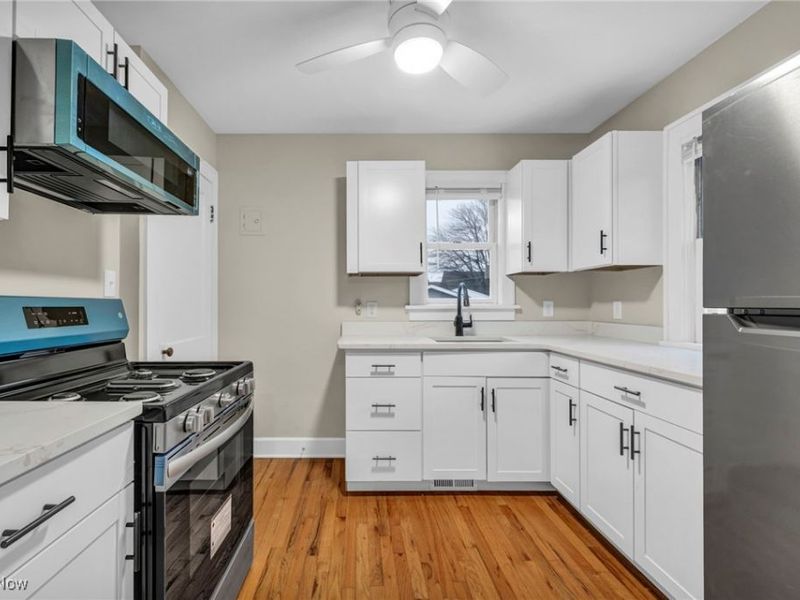 8012 Spring Garden Road, Parma, OH 44129 Photo 10