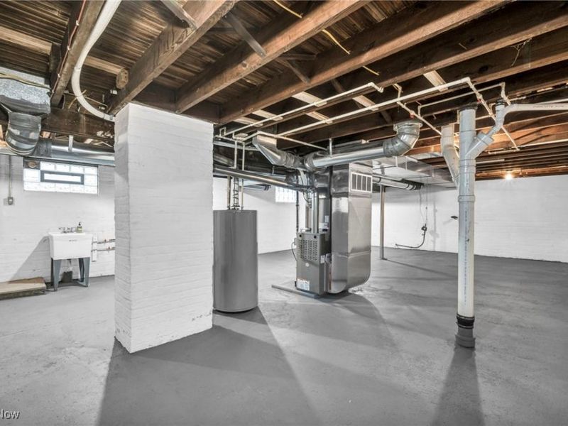 8012 Spring Garden Road, Parma, OH 44129 Photo 16