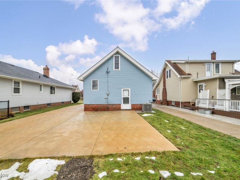 8012 Spring Garden Road, Parma, OH 44129 Photo 17