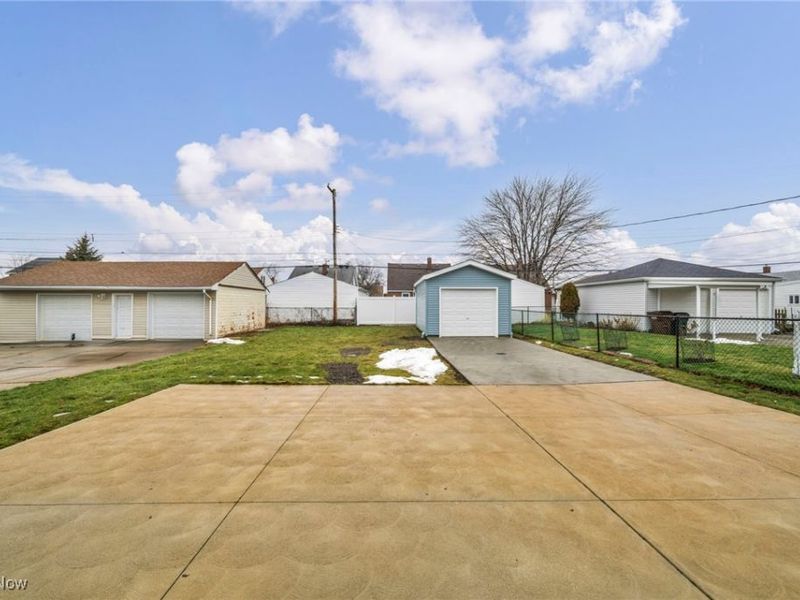 8012 Spring Garden Road, Parma, OH 44129 Photo 18