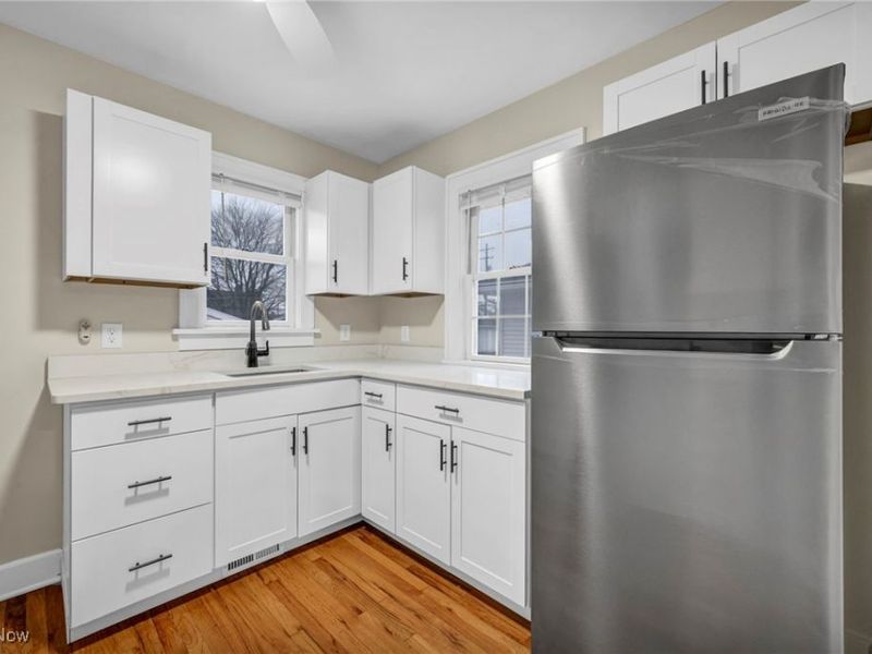 8012 Spring Garden Road, Parma, OH 44129 Photo 8