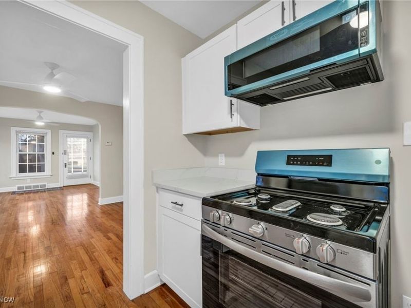 8012 Spring Garden Road, Parma, OH 44129 Photo 9