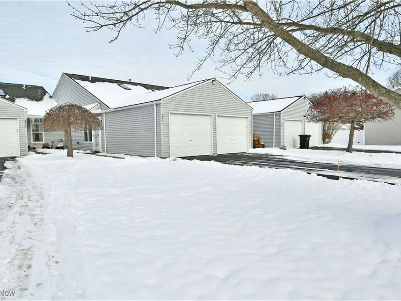 3394 Ivy Hill Circle, Unit E, Cortland, OH 44410 Photo 1