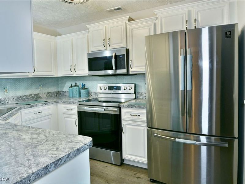 3394 Ivy Hill Circle, Unit E, Cortland, OH 44410 Photo 14