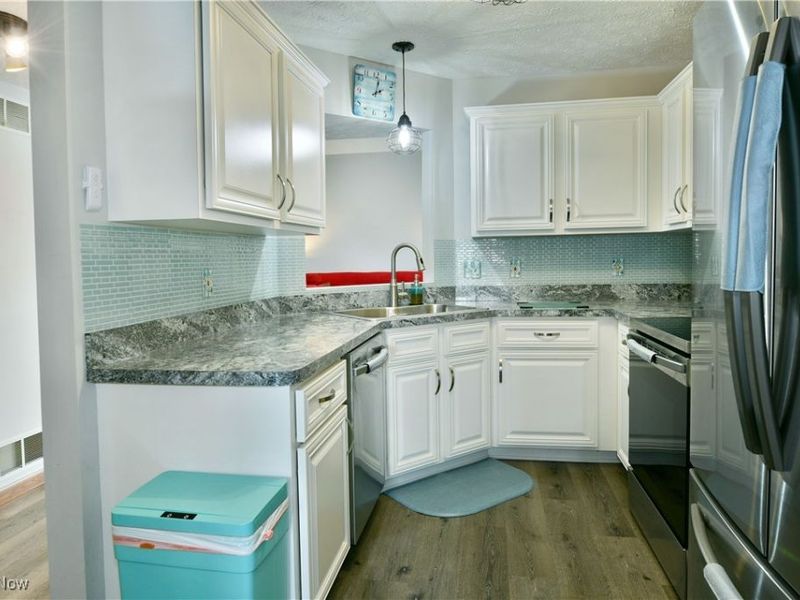 3394 Ivy Hill Circle, Unit E, Cortland, OH 44410 Photo 17