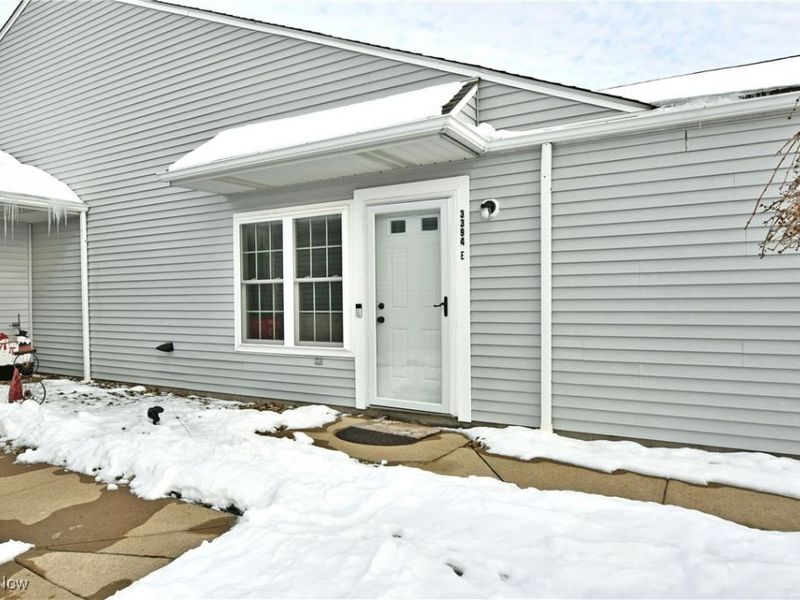 3394 Ivy Hill Circle, Unit E, Cortland, OH 44410 Photo 2