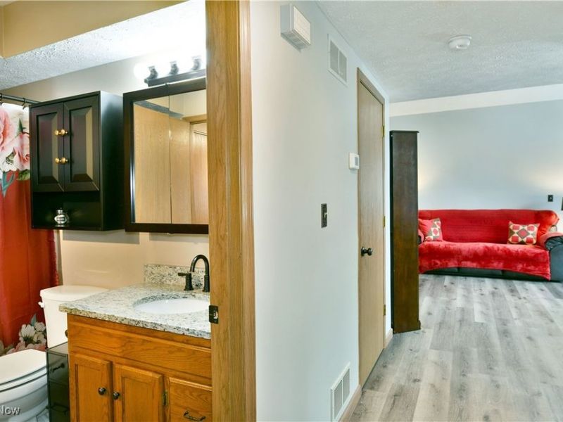 3394 Ivy Hill Circle, Unit E, Cortland, OH 44410 Photo 32