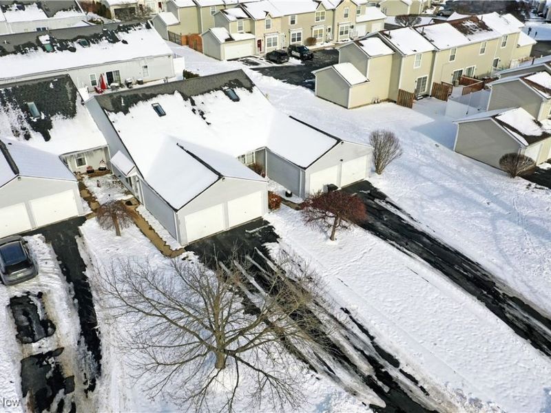 3394 Ivy Hill Circle, Unit E, Cortland, OH 44410 Photo 4