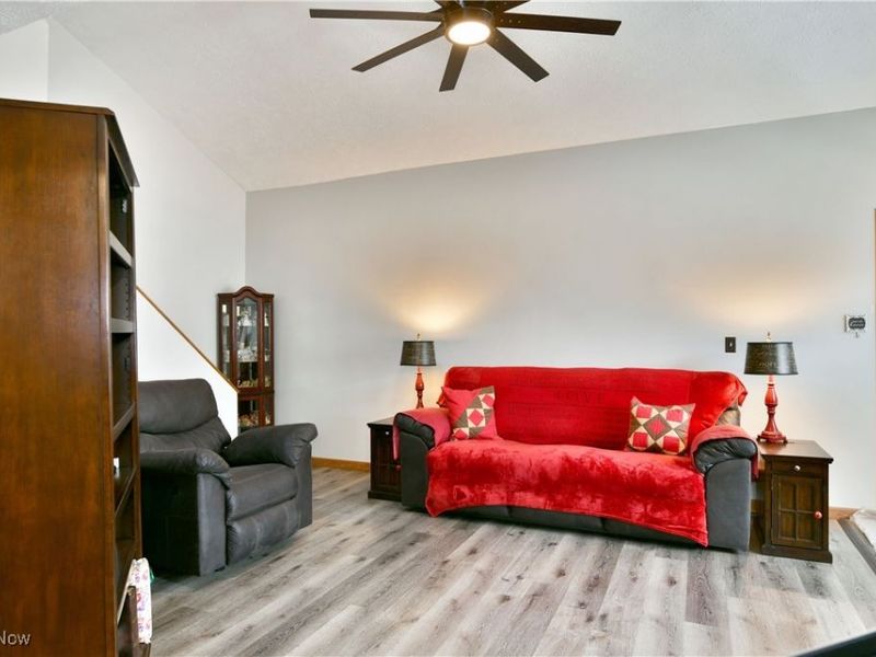 3394 Ivy Hill Circle, Unit E, Cortland, OH 44410 Photo 6