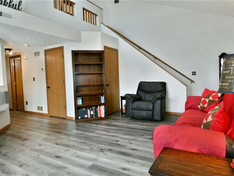 3394 Ivy Hill Circle, Unit E, Cortland, OH 44410 Photo 8