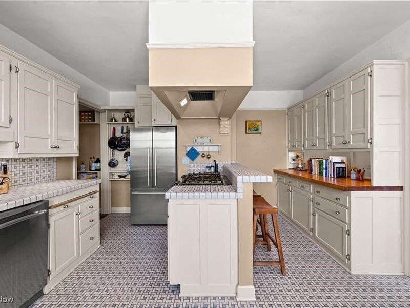 13415 Shaker Boulevard, Unit 12K3, Cleveland, OH 44120 Photo 25