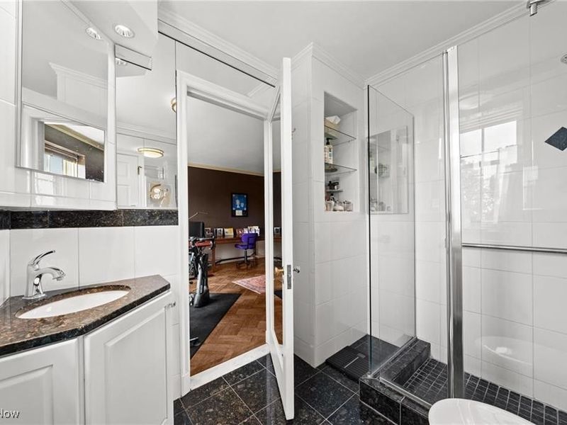 13415 Shaker Boulevard, Unit 12K3, Cleveland, OH 44120 Photo 35