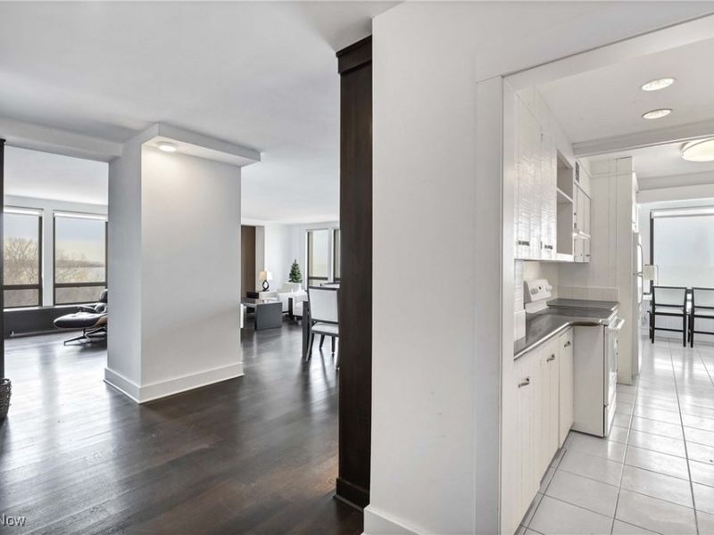 2 Bratenahl Place, Unit 5E, Bratenahl, OH 44108 Photo 14