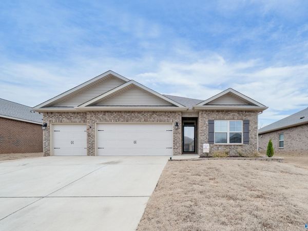 121 Derbyshire Drive, New Market, AL 35761