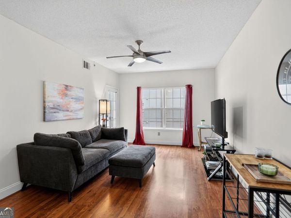 1074 Peachtree Walk NE, Unit B323, Atlanta, GA 30309