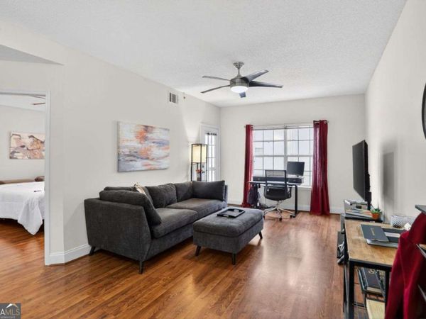 1074 Peachtree Walk NE, Unit B323, Atlanta, GA 30309