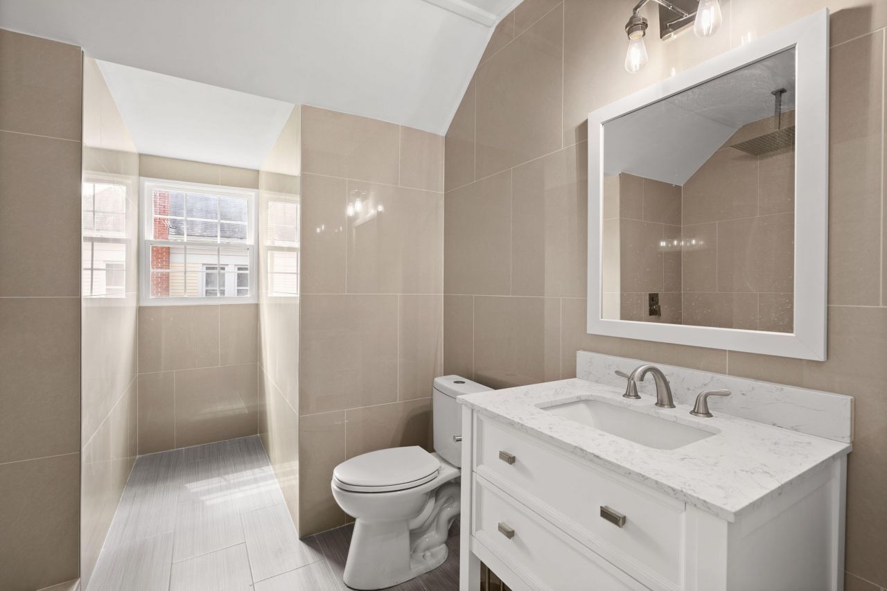 1775 Broughton Street Street Photo 36