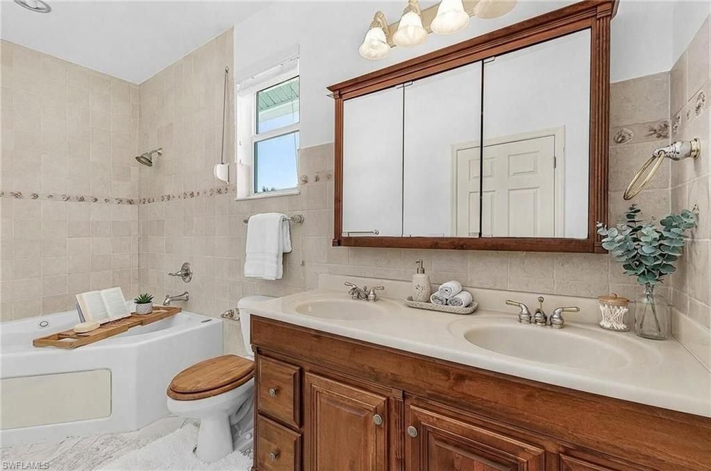 5345 Nautilus Dr, Cape Coral, FL 33904 Photo