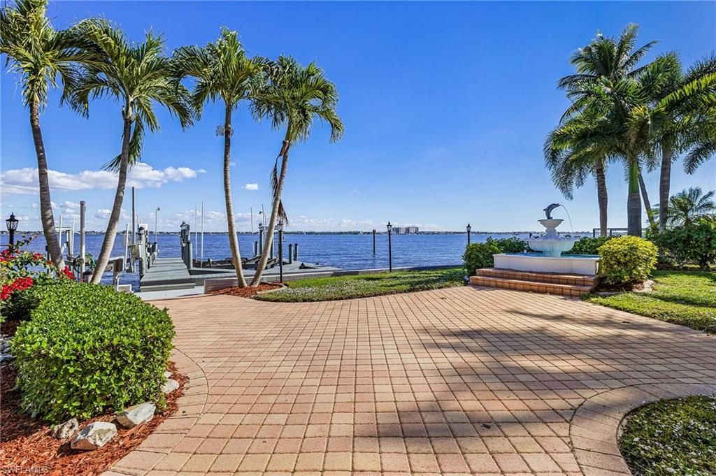 5345 Nautilus Dr, Cape Coral, FL 33904 Photo