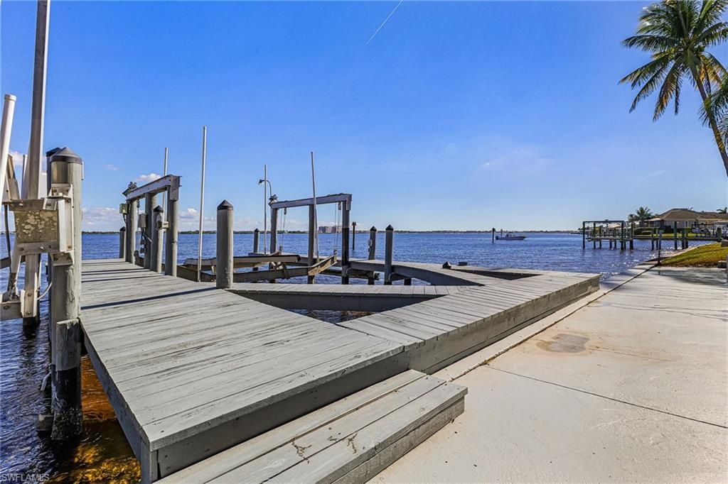 5345 Nautilus Dr, Cape Coral, FL 33904 Photo