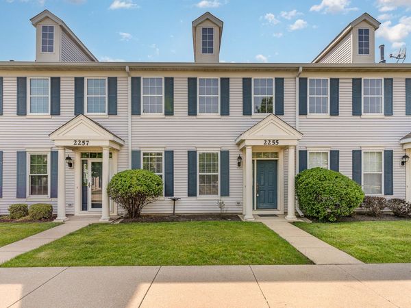 2255 Georgetown Circle, Aurora, IL 60503