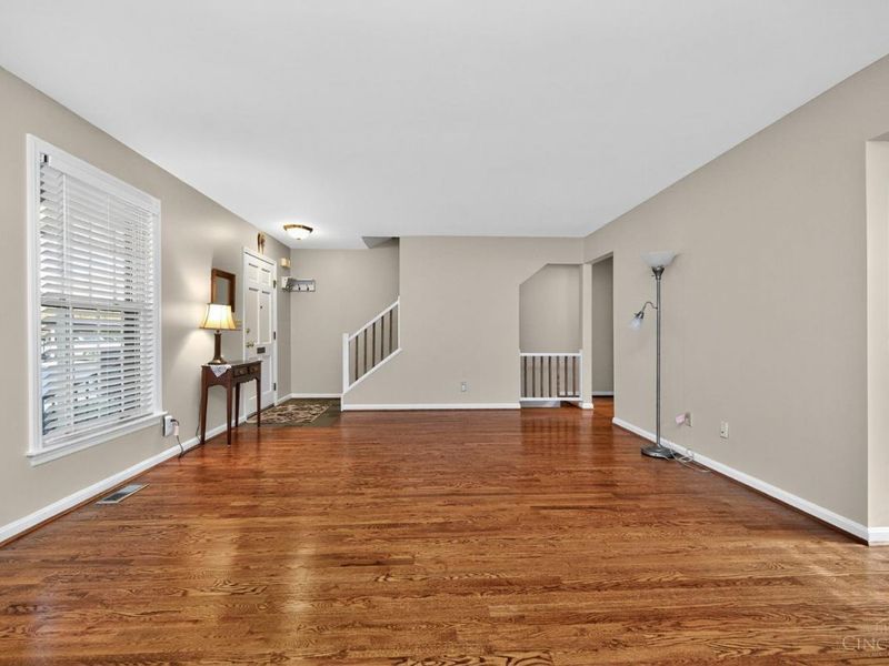 33 Creekwood Square, Glendale, OH 45246 Photo 11