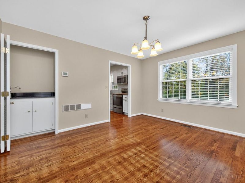 33 Creekwood Square, Glendale, OH 45246 Photo 13