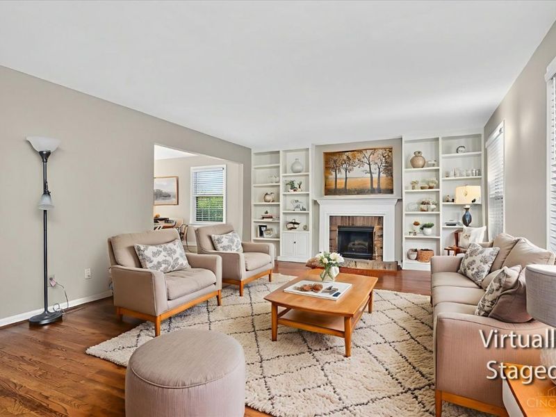 33 Creekwood Square, Glendale, OH 45246 Photo 2