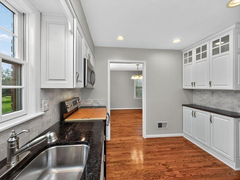 33 Creekwood Square, Glendale, OH 45246 Photo 22