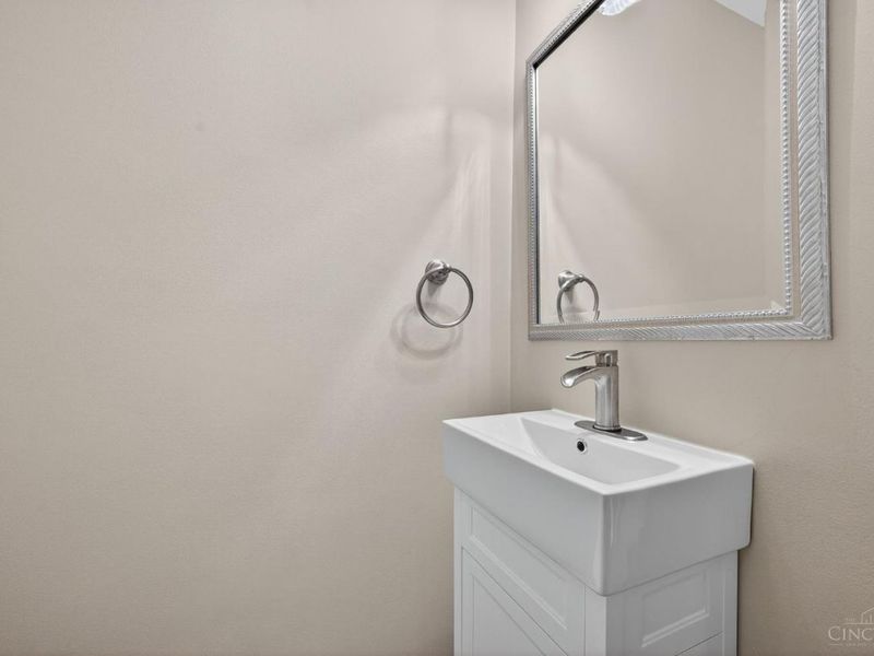 33 Creekwood Square, Glendale, OH 45246 Photo 23