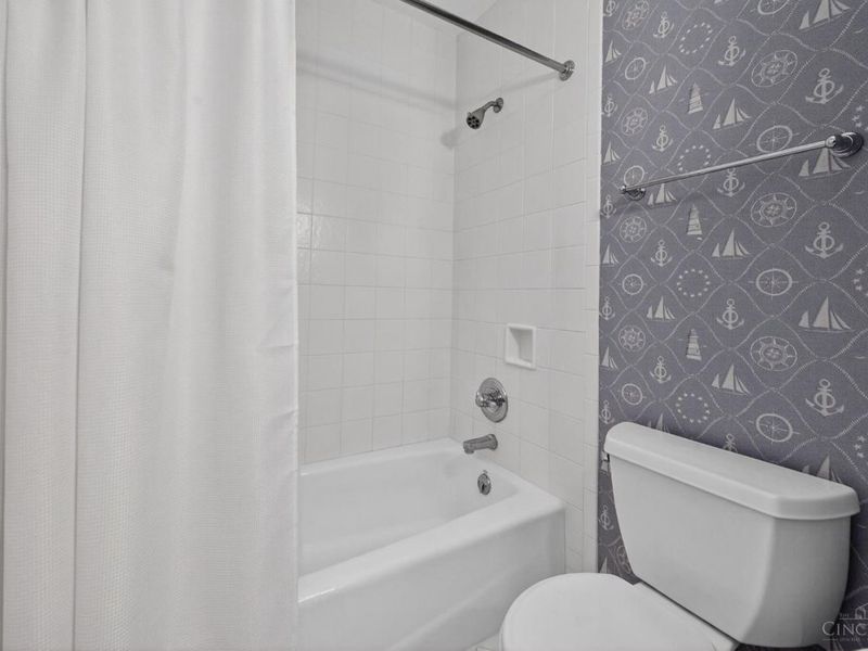 33 Creekwood Square, Glendale, OH 45246 Photo 36