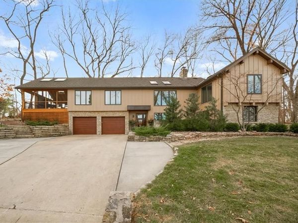 450 Hillcrest Street, Lake Quivira, KS 66217