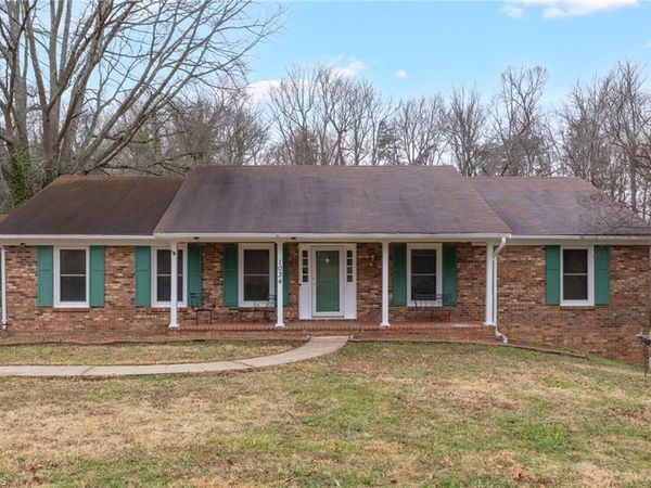 1034 Pine Knolls Road, Kernersville, NC 27284