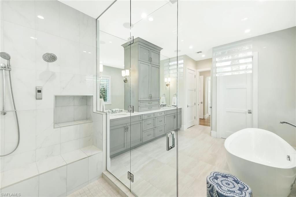 680 Wedge Dr, Naples, FL 34103 Photo