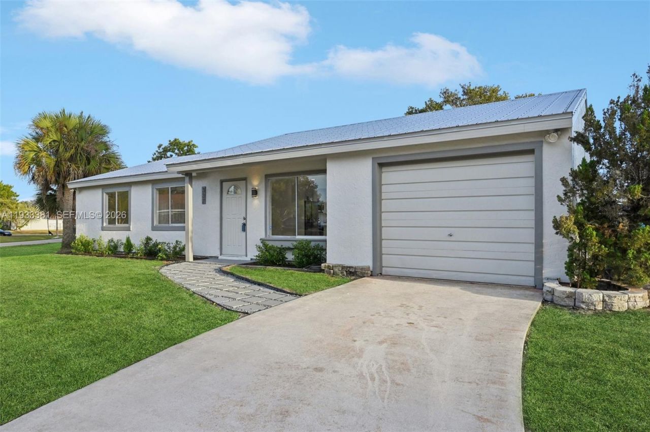 337 SW Cherryhill Road, Port Saint Lucie, FL 34953 Photo
