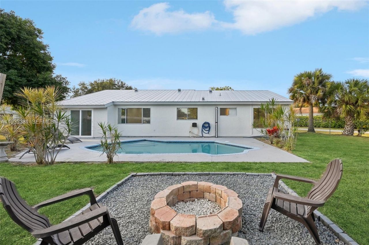 337 SW Cherryhill Road, Port Saint Lucie, FL 34953 Photo