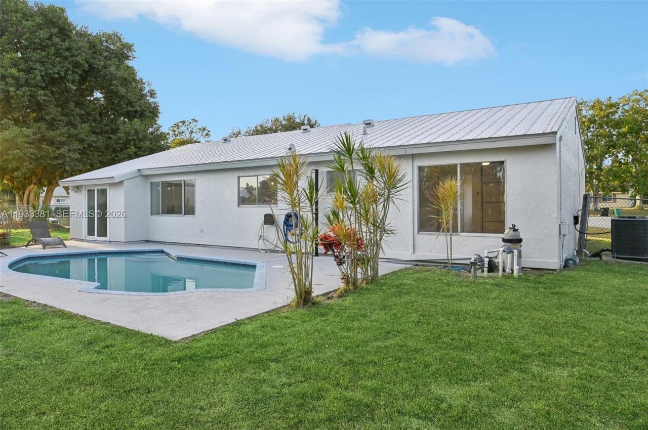 337 SW Cherryhill Road, Port Saint Lucie, FL 34953 Photo