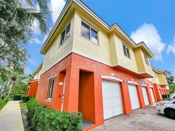 3340 Palomino Dr, Unit 222-2, Davie, FL 33024