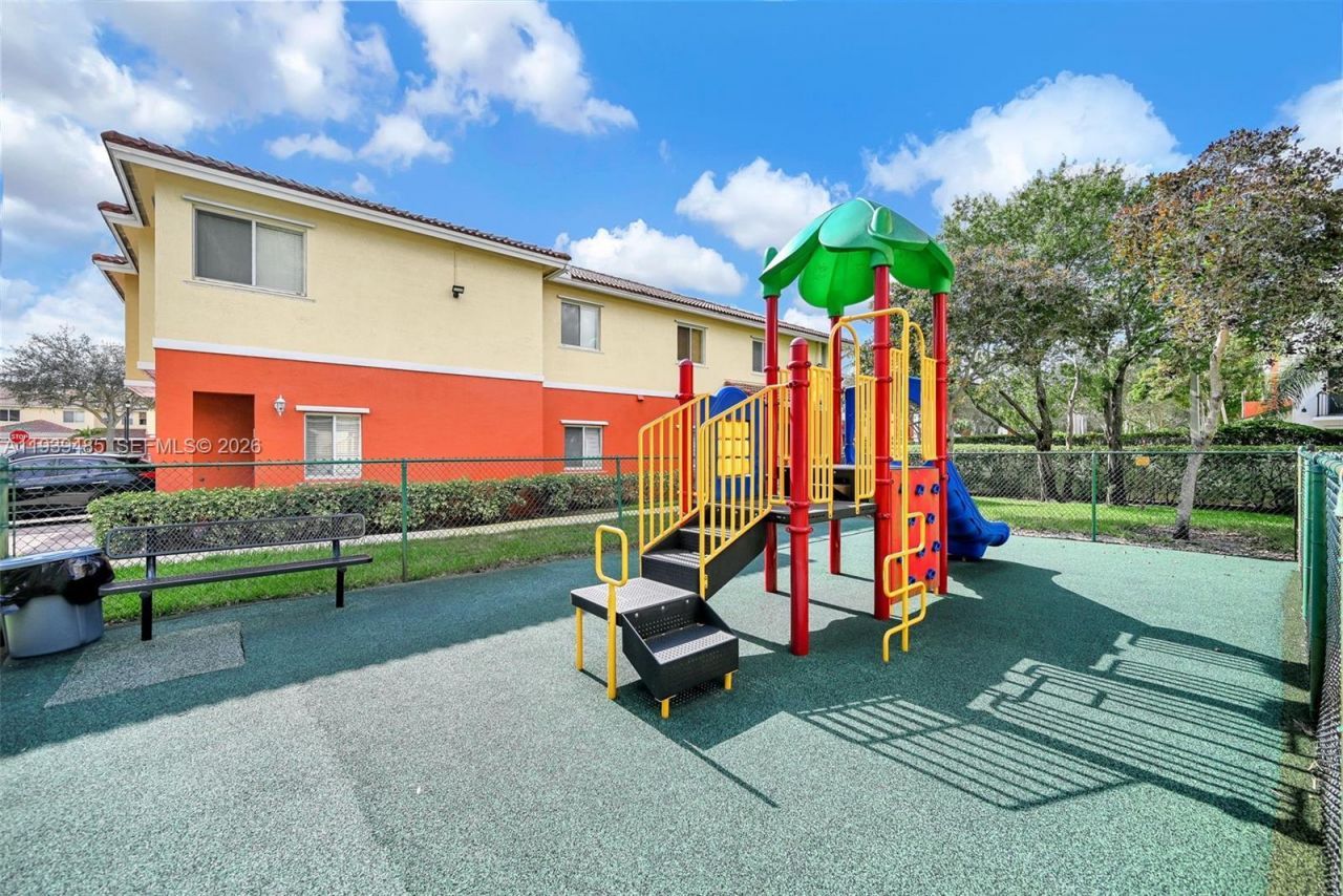 3340 Palomino Dr, Unit 222-2, Davie, FL 33024 Photo