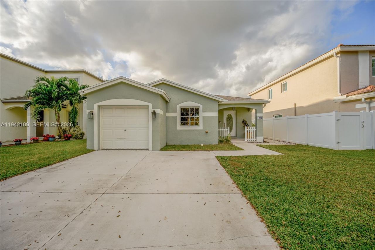 1227 SW 46th Ter, Deerfield Beach, FL 33442 Main Photo